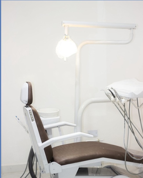 Atendimento odontológico na clínica Sorriso Pleno, na Mooca
